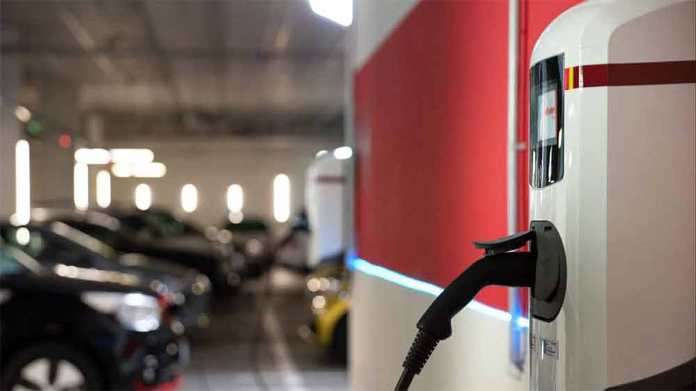 Park-and-Charge-E-on-Drive-errichtet-mehr-als-4-000-Ladepunkte-in-Parkh-usern-von-ContiparkPark-and-Charge-