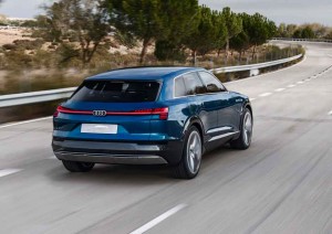  Audi (Q6) e-tron quattro Concept