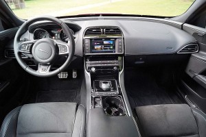 Jaguar XE S My 2016  - Redaktion MOTORMOBILES    