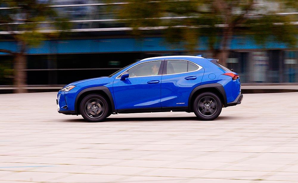 Lexus UX250h - Launch Edition - Fahrbericht MOTORMOBILES