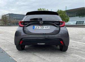 Mazda2 Hybrid im Fahrbericht