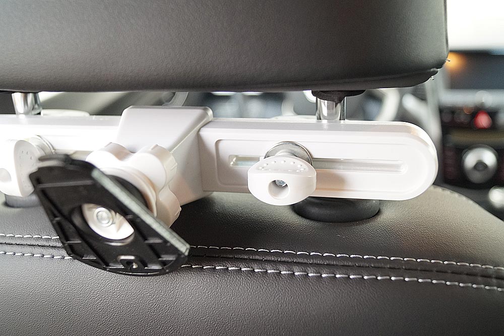 Tablethalterung an der Kopfstütze im Auto: Tabula Car von Reflecta