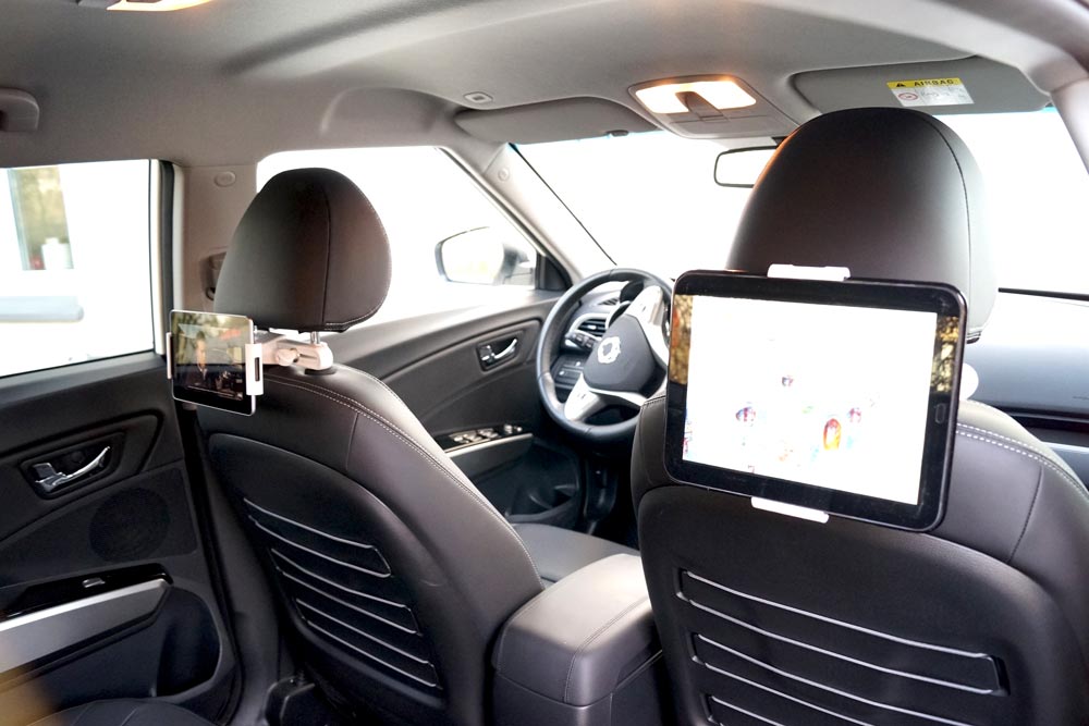 Tablethalterung an der Kopfstütze im Auto: Tabula Car von Reflecta