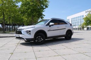 Mitsubishi Eclipse Cross PHEV Select Black 2022