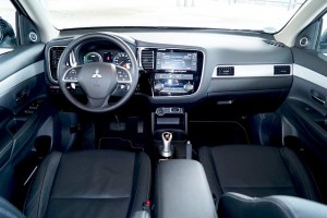 Mitsubishi Outlander PHEV Plus 4WD   