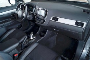 Mitsubishi Outlander PHEV Plus 4WD   