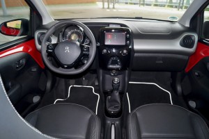 Peugeot 108 Top Allure VTI 82 5türig mit Innovationspaket   