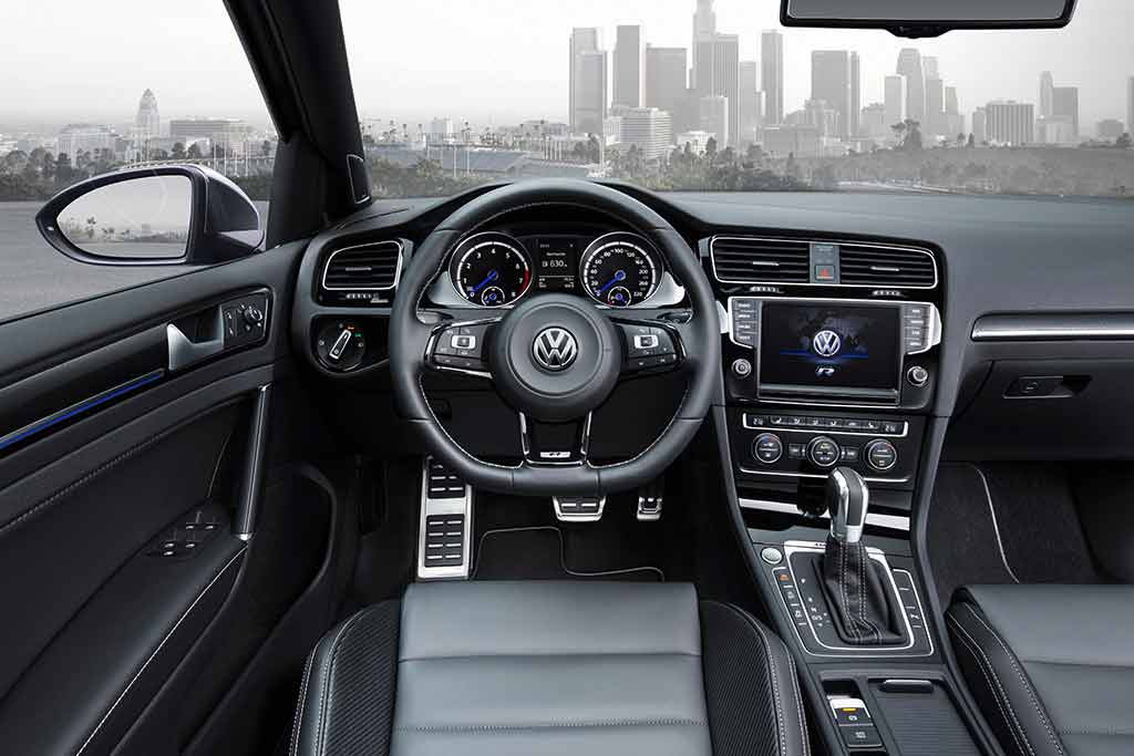 VW Golf R Variant 2015